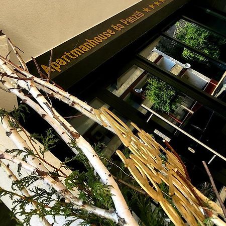 Sóház Panzió és Apartmanház Szolnok Exterior foto