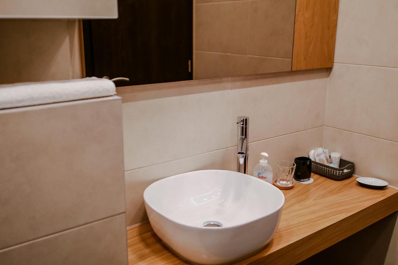 Sóház Panzió és Apartmanház Szolnok Exterior foto