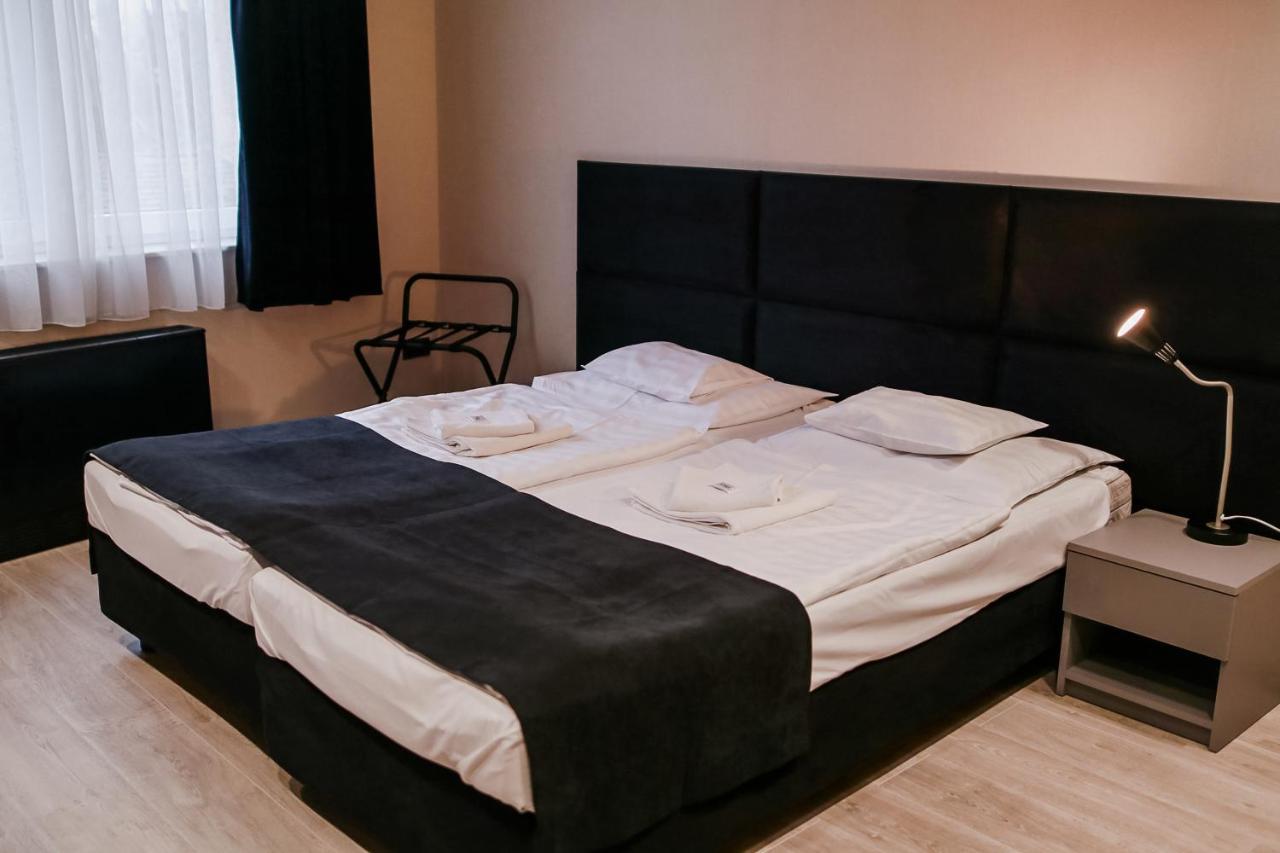 Sóház Panzió és Apartmanház Szolnok Exterior foto