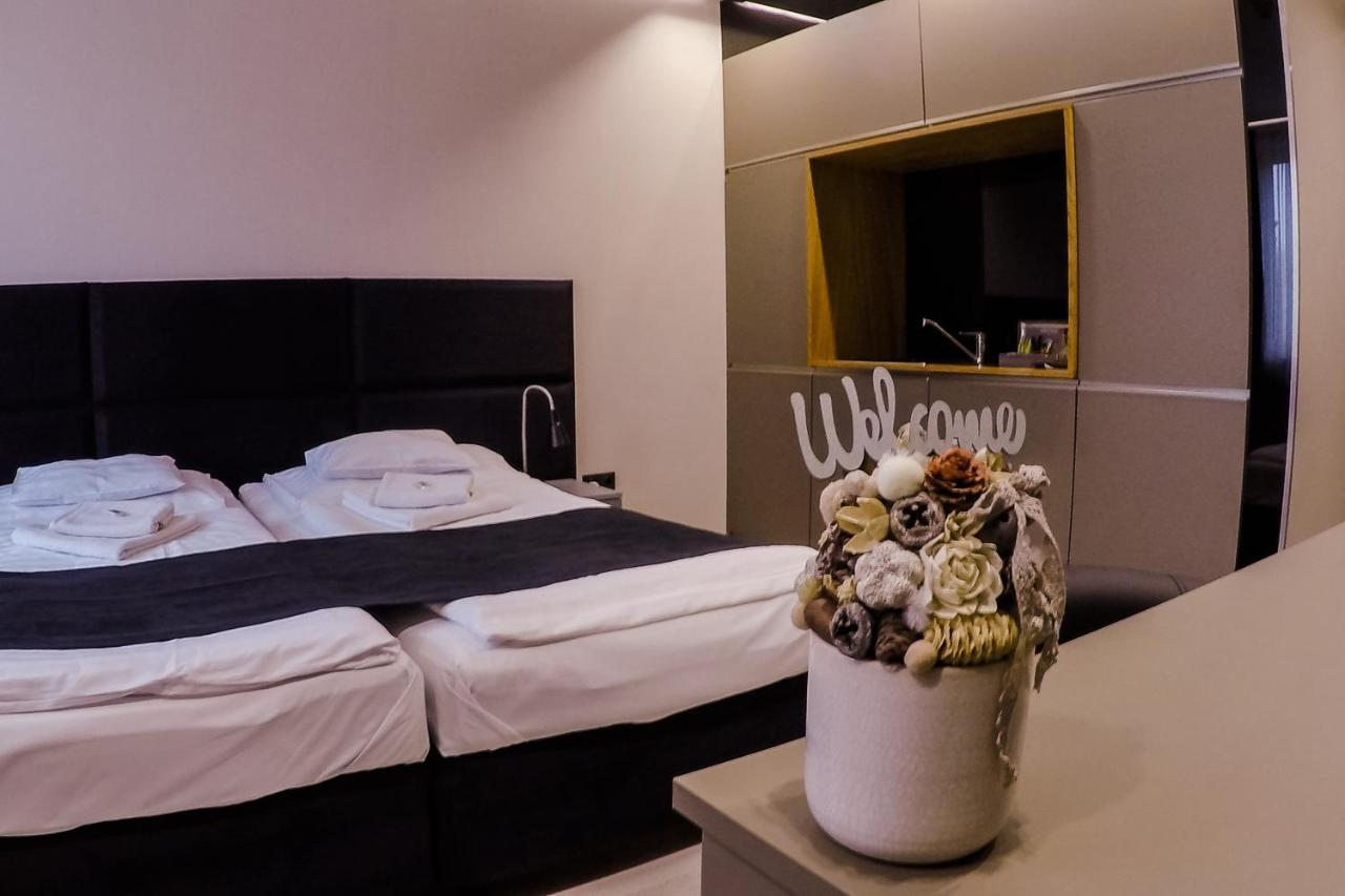 Sóház Panzió és Apartmanház Szolnok Exterior foto