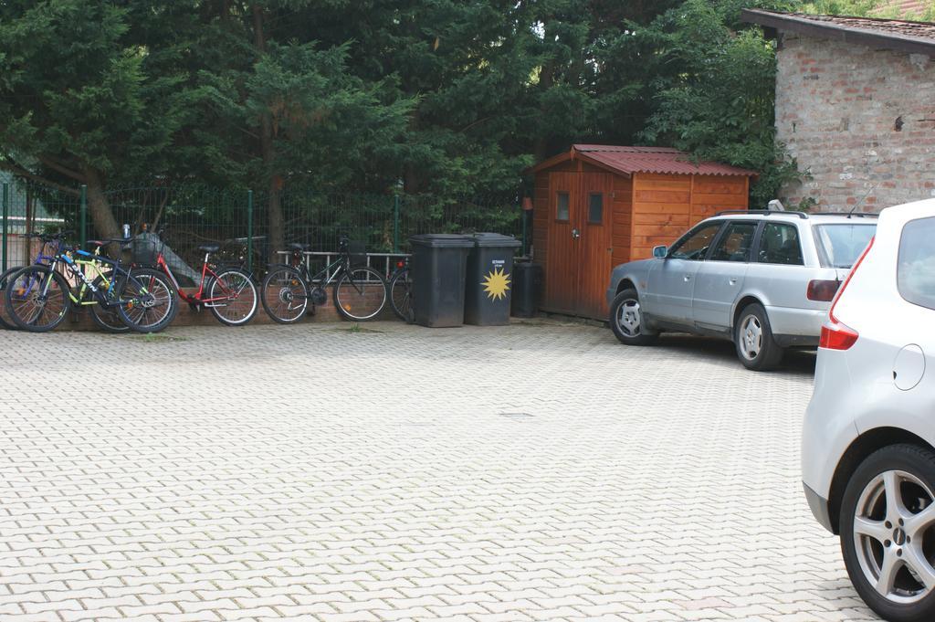 Sóház Panzió és Apartmanház Szolnok Exterior foto