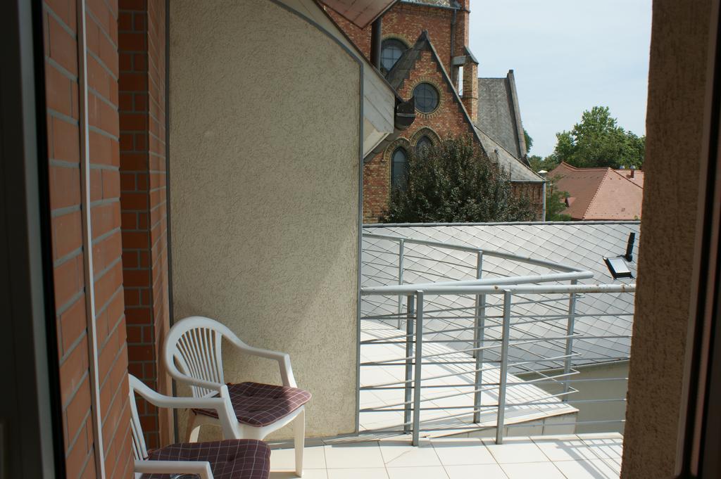 Sóház Panzió és Apartmanház Szolnok Exterior foto