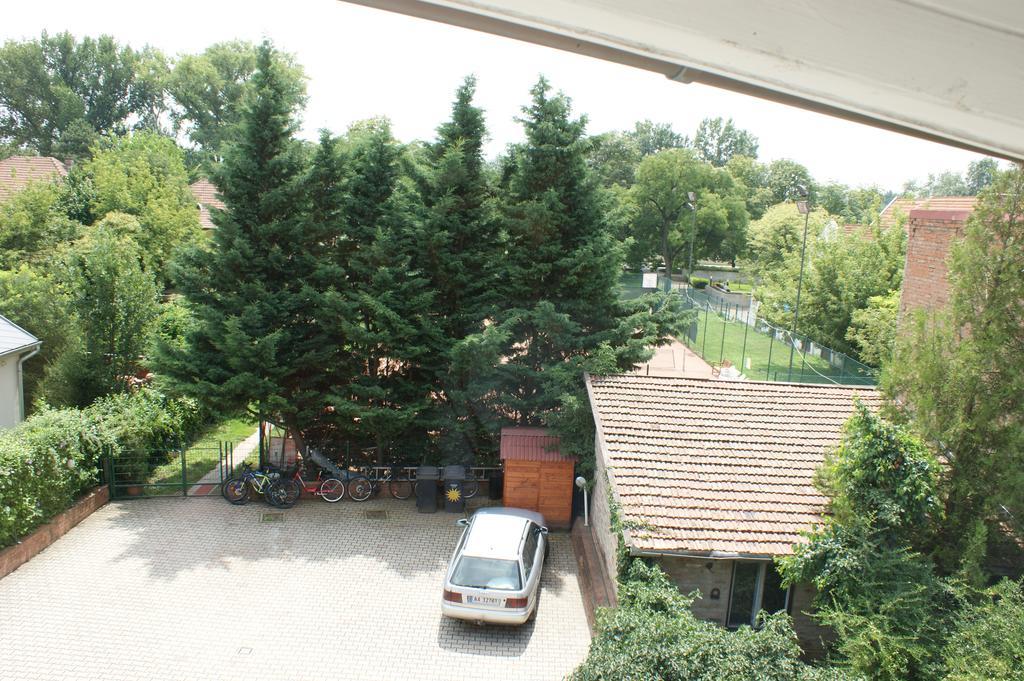 Sóház Panzió és Apartmanház Szolnok Exterior foto